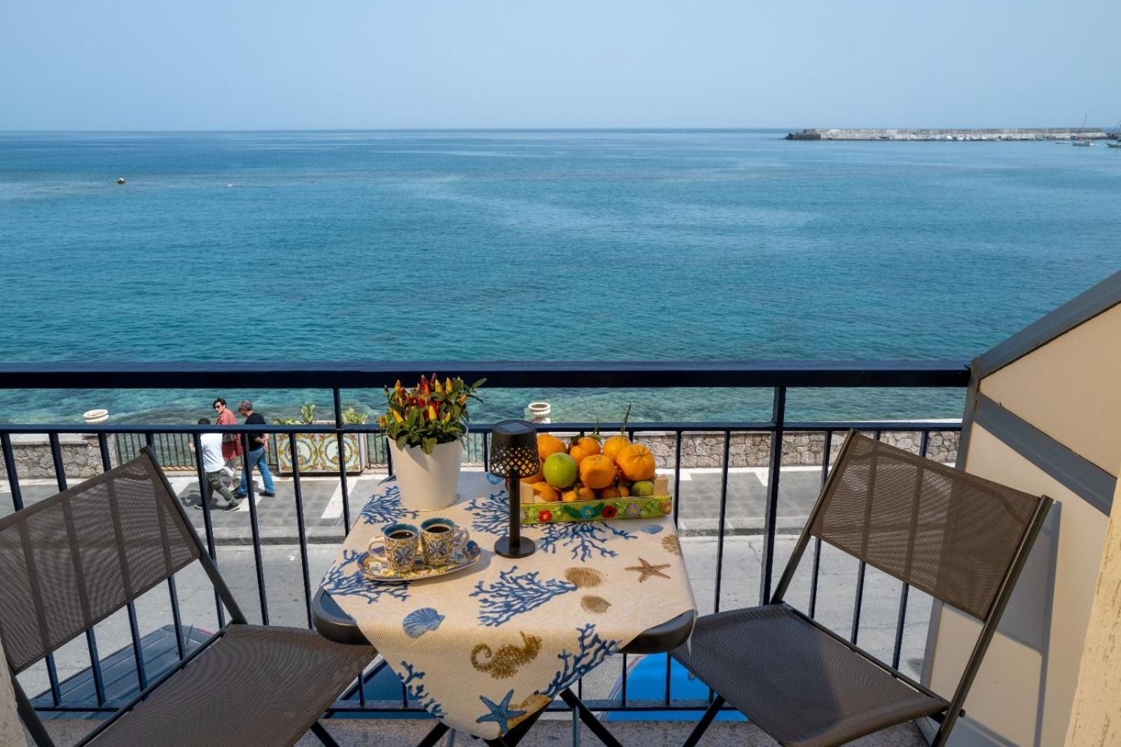 Zia Rina Apartment Naxos Giardini Naxos Eksteriør bilde